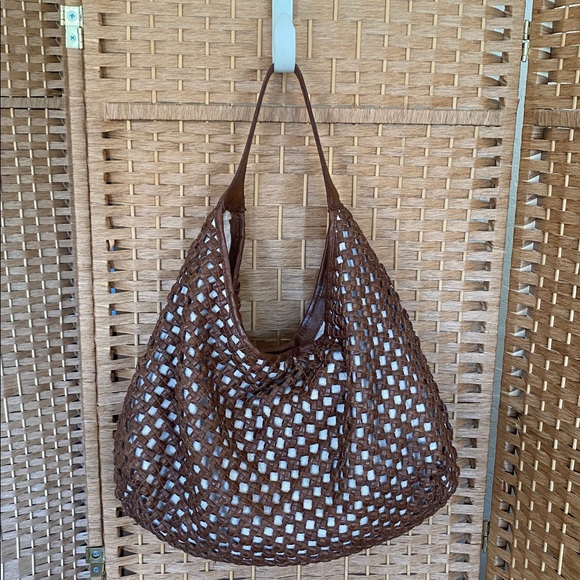 🎉 NEW‼️ MARTA PONTI GENUINE LEATHER HOBO BAG‼️ - Picture 1 of 15